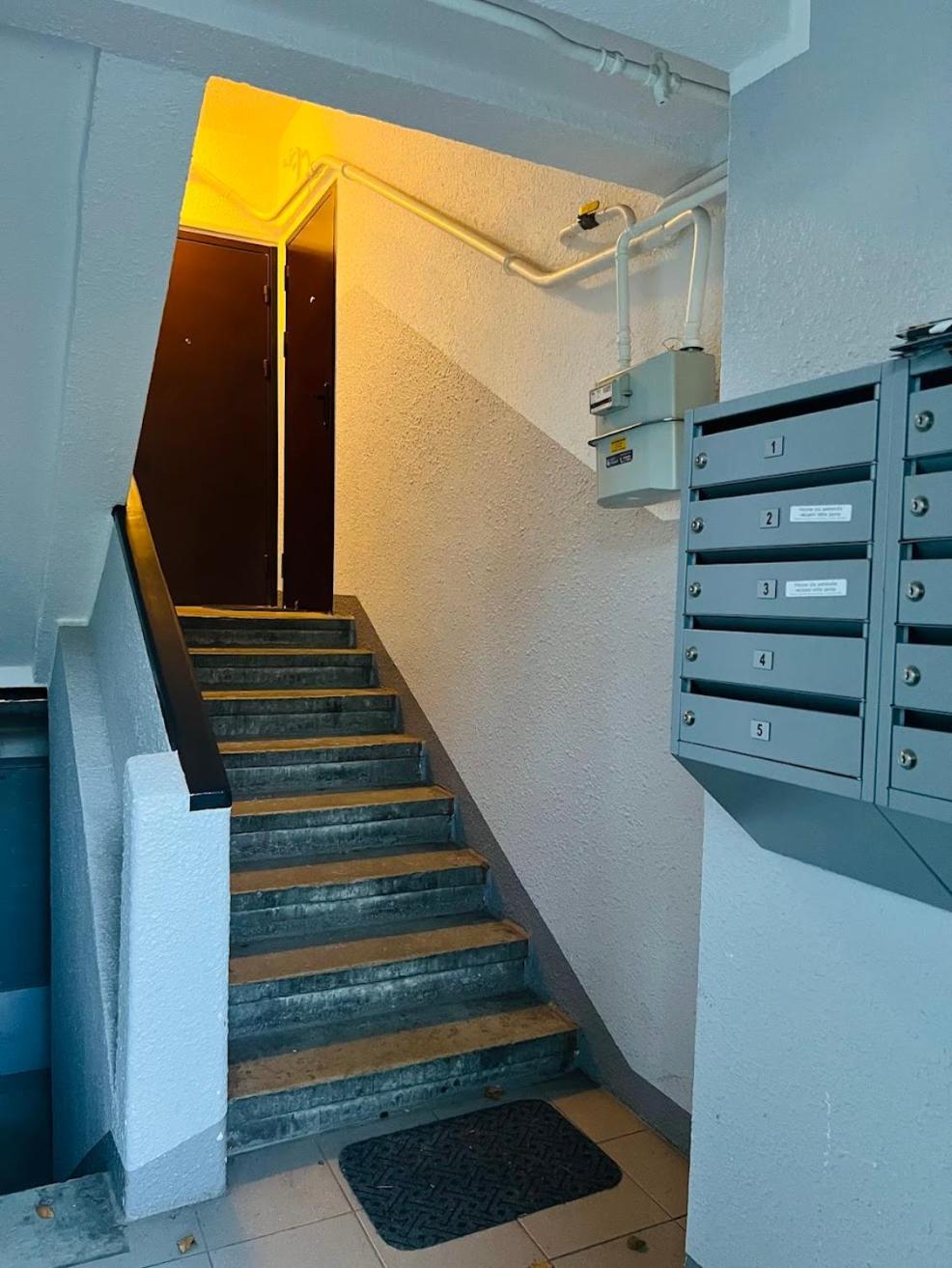 Center & Airport Apartment