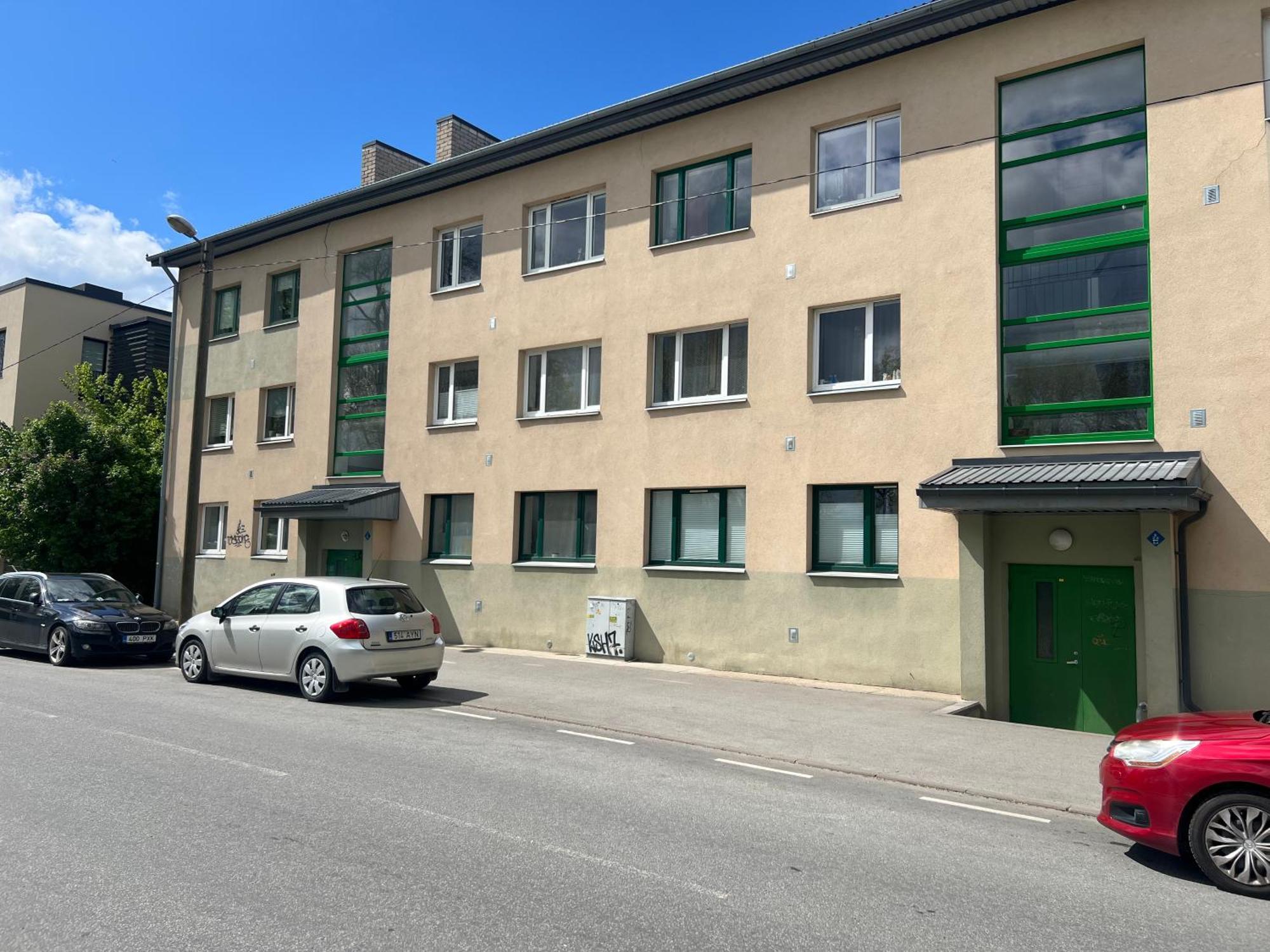 Center & Airport Apartment